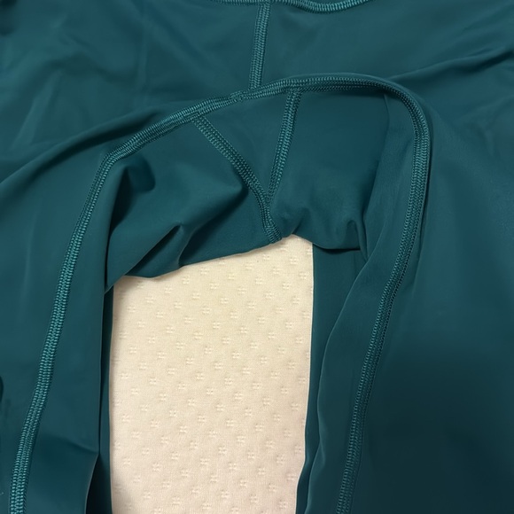 • Lululemon Wunder Under Leggings • - Picture 4 of 7